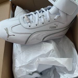 Brand new Puma sneakers!!